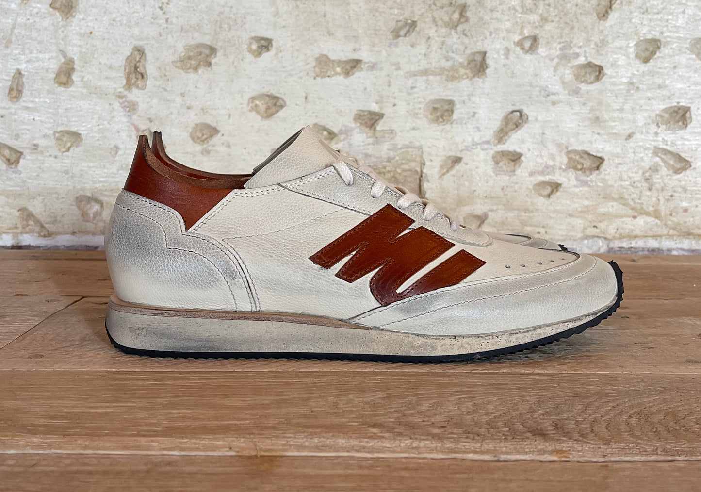 LIMITED EDITION WHITE/COGNAC - RUNNING MONK (unlinned)