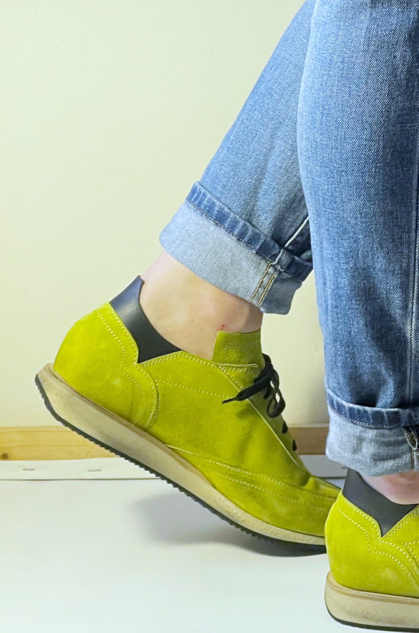 LIMITED EDITION ACID GREEN/BLACK - RUNNING MONK (vegetal tunned lining)