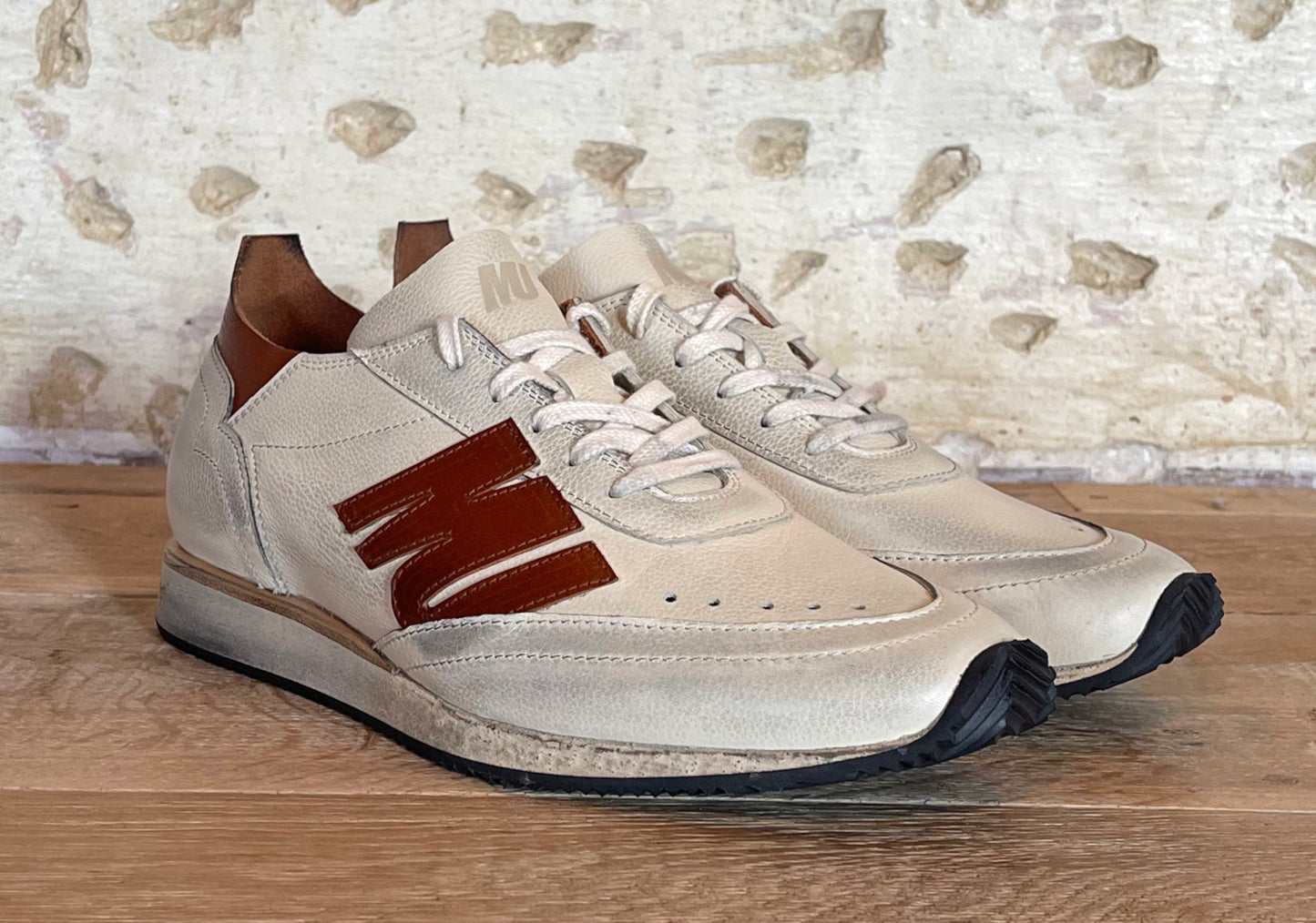 LIMITED EDITION WHITE/COGNAC - RUNNING MONK (unlinned)