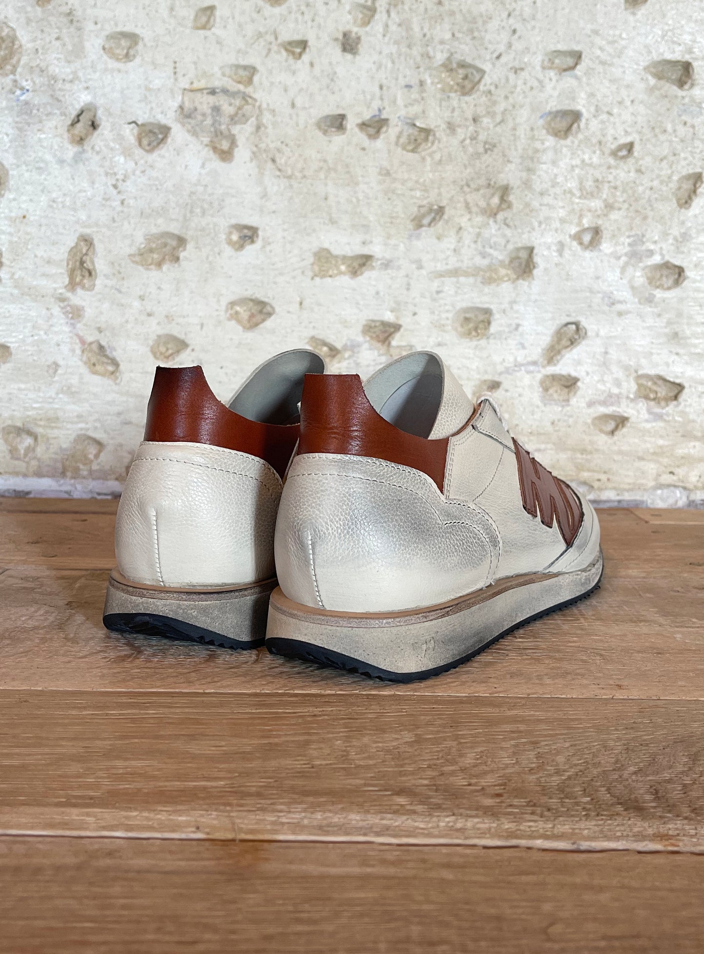 LIMITED EDITION WHITE/COGNAC - RUNNING MONK (unlinned)