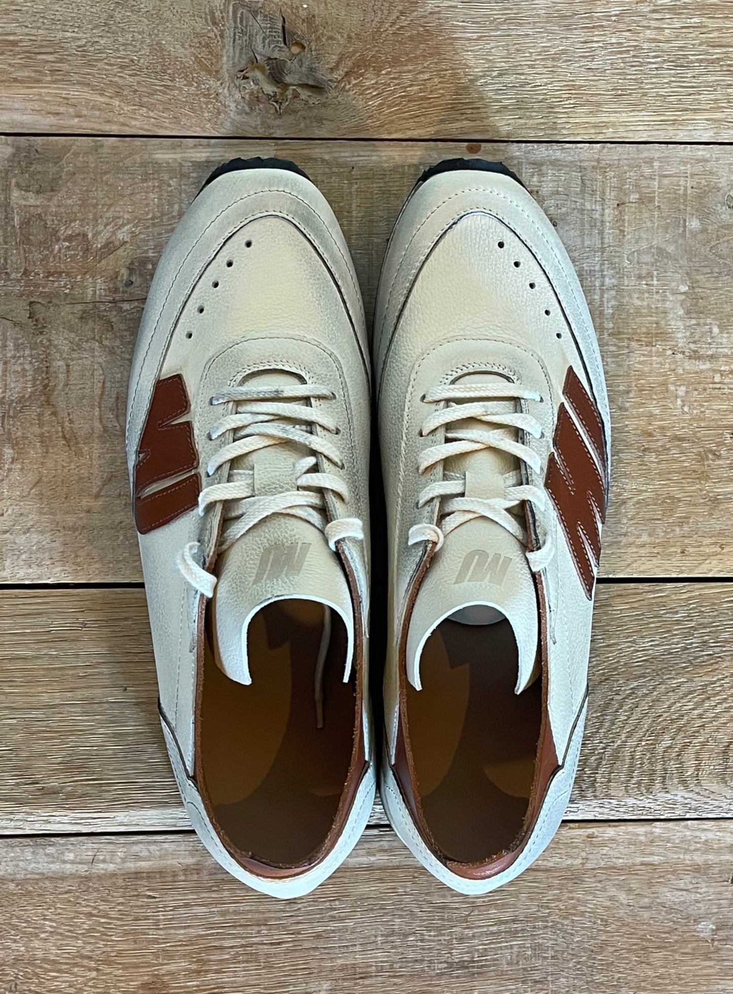LIMITED EDITION WHITE/COGNAC - RUNNING MONK (unlinned)