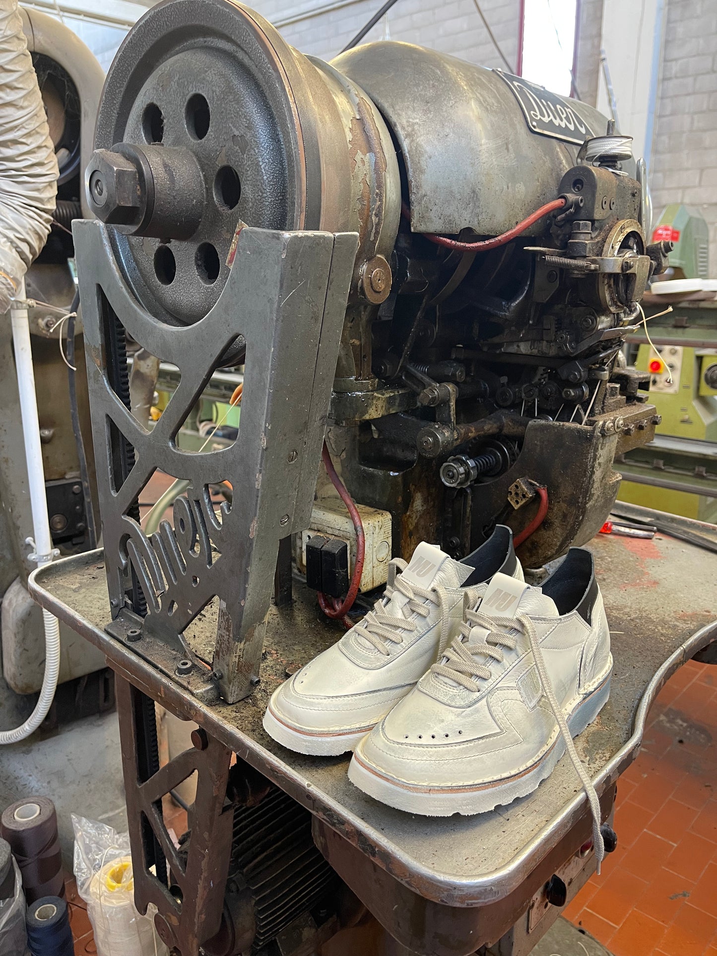 IDEAL MONK (vegetal tunned lining) Off White