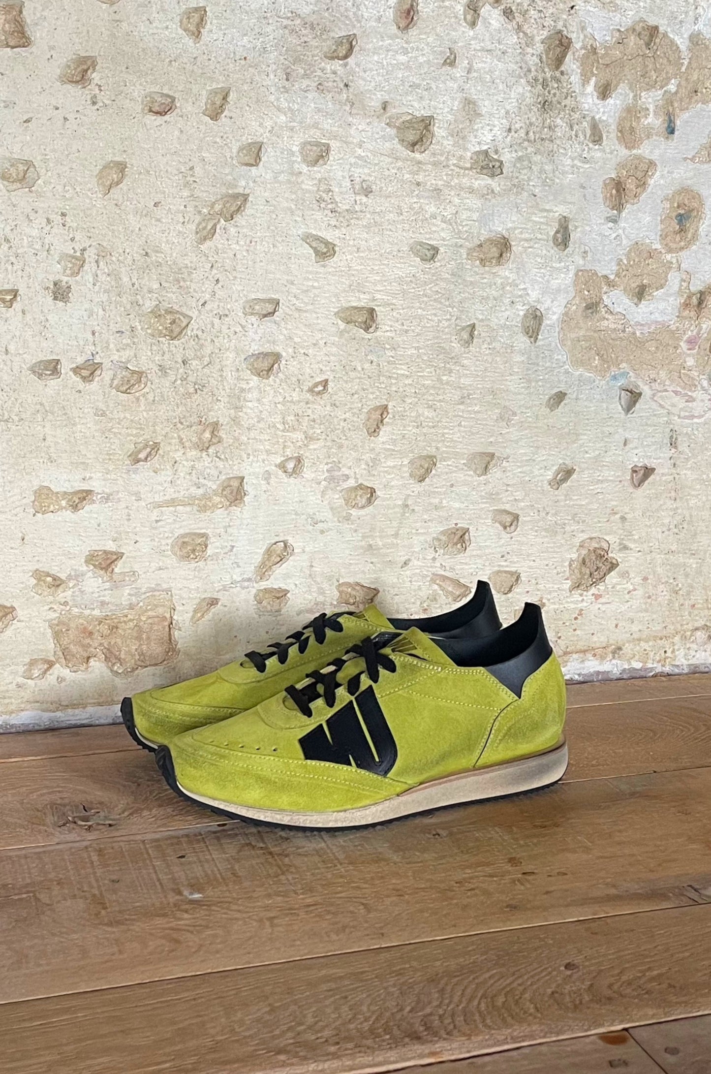 LIMITED EDITION ACID GREEN/BLACK - RUNNING MONK (vegetal tunned lining)